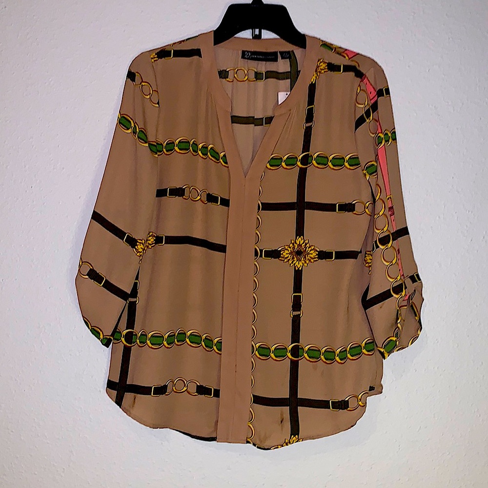 New York & Company Tan Printed V-neck Blouse. Size XS. New !